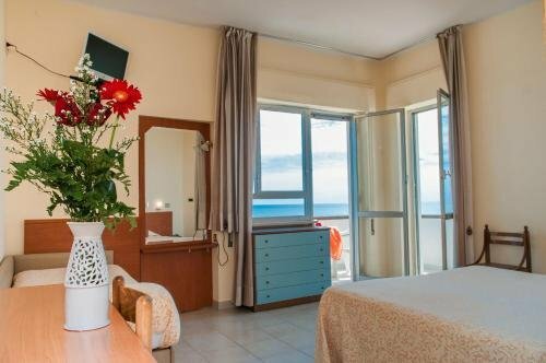 Hotel Smeraldo, Забронировать Отель Отели Побережья Абруццо по системе «всё включено», Всё включено