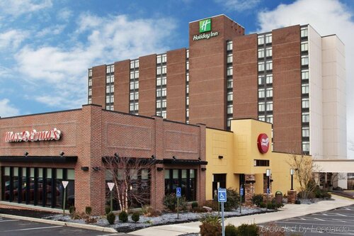 Clarion Hotel - Cincinnati North, Buchen Sie Hotel Sharonville Ohio