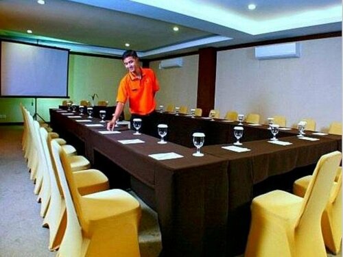 The Aliga Padang, Book Hotel Hoteller i Padang med pool, Swimmingpool