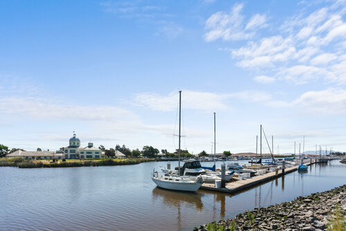 Holiday Inn Express & Suites Suisun City by IHG, Varaa Hotelli Suisun City San Francisco Bay Area