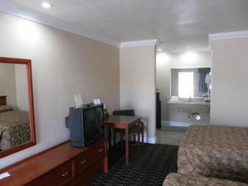 Edge Water Inn, Prenota Hotel Reedley California