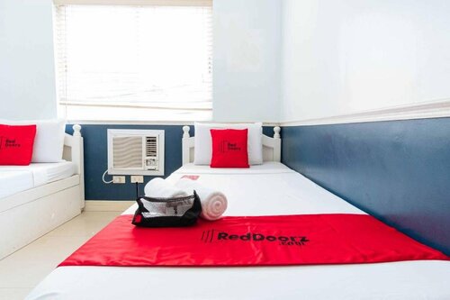 RedDoorz @ Bonifacio St Cebu, Book Hotel Hotels in Cebu with Parking, Parking