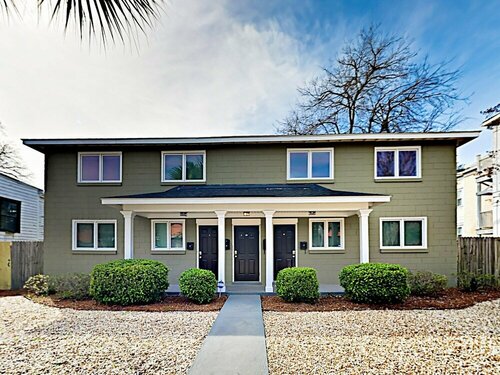 New Listing! 2 Amazing Units, Walk To Forsyth Park 4 Bedroom Duplex, Book Feriehus Savannah Georgia