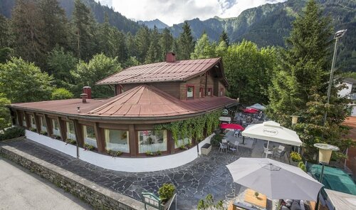 Gasthof Waldcafe, Забронировать Отель Отели Тироля с парковкой, Парковка