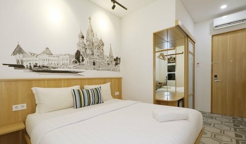 Casa Living Senayan Hotel, Book Guesthouse Hotels in Jakarta Province with Parking, Parking