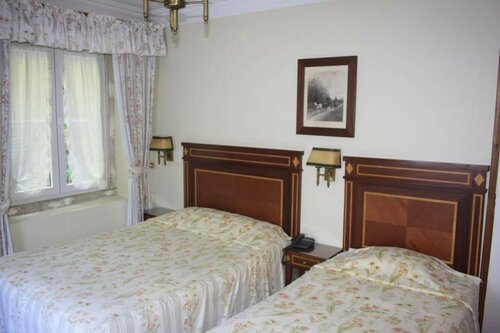 Hotel Sintra Jardim, Забронировать Отель Синтра Sintra-Cascais Natural Park, рядом с Церковь Сан-Мартиньйо