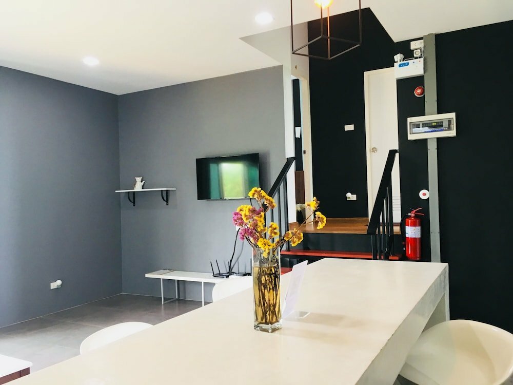 Villa Rajapruek 3 Villa Estates Rental For A Private Group Near Airport/Karaoke /Maid