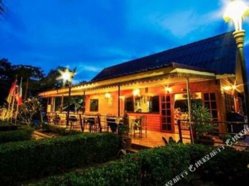Sunrise Resort, Rezervovat Lázně / Resort Hotely v Central Thailand se snídaní, Snídaně