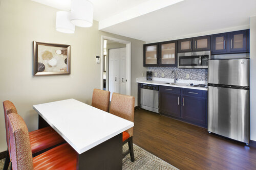 Staybridge Suites Cleveland Mayfield Heights Beachwood, an IHG Hotel, Buchen Sie Hotel Beachwood Ohio