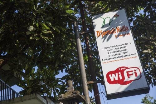 D'joemah Nadja Homestay by RedDoorz, Забронировать Отель Санур Denpasar Municipality