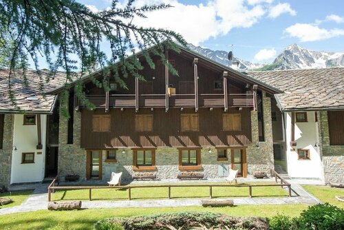 JOIVY Charming Style Flat Courmayeur Plangorret, Забронировать Апартаменты/квартира Курмайор 