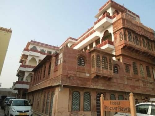Hotel Harasar Haveli, Забронировать Отель Отели Биканера с завтраком, рядом с Junagarh Fort, Завтраки