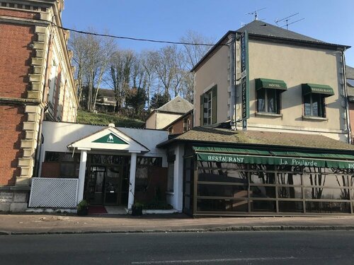 Hotel La Poularde, Rezerwuj Hotel Gien 