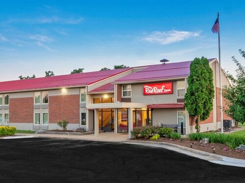 Red Roof Inn Leesburg, VA, Забронировать Отель Лисбург Виргиния