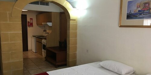 Oriana at the Topaz Hotel, Buchen Sie Hotel St. Paul's Bay Malta