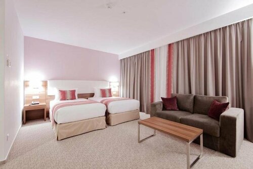 Ramada Plaza by Wyndham Craiova, Забронировать Отель Крайова Долж