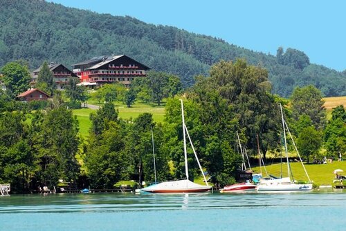 Hotel Haberl am Attersee, Book Hotel Hoteller i Øvre Østrig med parkering, Parkering