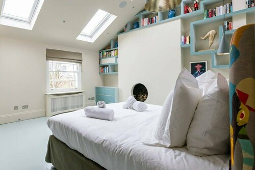 Fantastic 4 Bed House in Iconic Camden, Забронировать Дом для отпуска Отели Большого Лондона с парковкой, Парковка