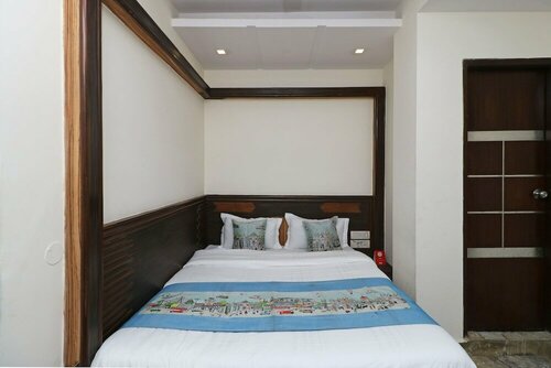 OYO 5494 Hotel Odeon Continental, Забронировать Отель Пахар-Ганж Нью-Дели