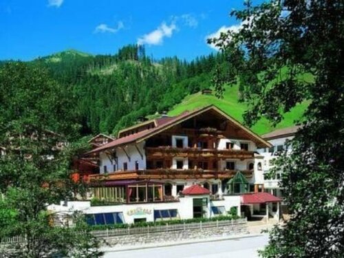 Hotel Kristall - Adults only