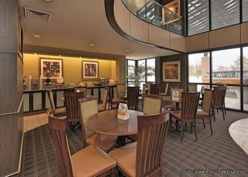 Quality Inn & Suites, Забронировать Отель Рино США