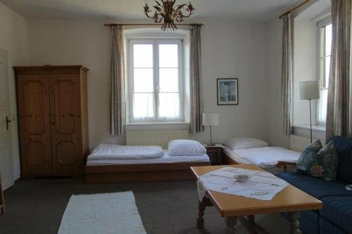 Villa Waldfrieden - Ferienwohnungen und -Haus, Rezerwuj Willa Kochel am See Das Blaue Land