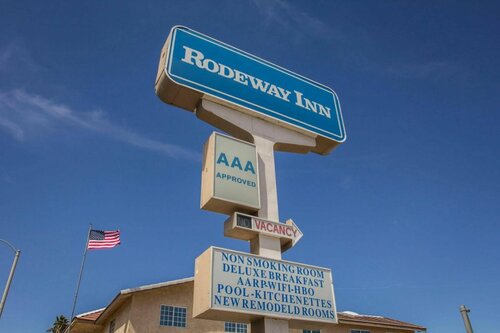 Rodeway Inn Barstow, Rezerwuj Mini-hotel Hotele w Barstow z basenem, Basen