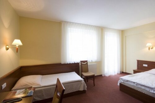 Hotel Przedwiośnie, Забронировать Отель Отели Swietokrzyskie Moutains с бассейном, Бассейн