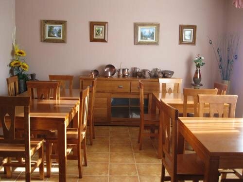 Hostal Sol de la Vega, Забронировать Отель Отели Альбаррасин с парковкой, Парковка