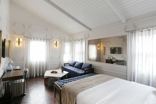 Fuga Hotel Constantinidis, Забронировать Отель Отели Стамбула с парковкой, рядом с Улица Истикляль, Парковка