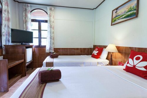 Zen Rooms Chaloemprakiat Patong Hotel