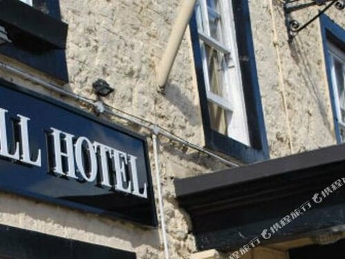 The Black Bull Hotel, Забронировать Отель Отели Киркби-Стивен с парковкой, рядом с Музей железнодорожной компании Stainmore Ltd., Парковка
