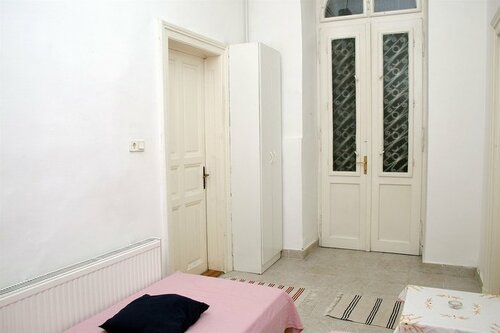 Alkotmany Street Apartment