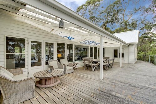 Los Gatos, Book Hotel Metung Gippsland