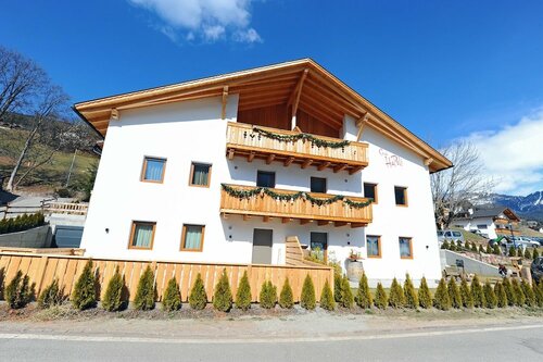 Apartment 4 Holiday - Cesa Hapeli, Забронировать Апартаменты/квартира Отели Валь-Гардена с парковкой, Парковка