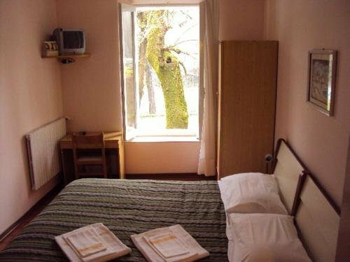 Hotel La Salsesina, Забронировать Отель Отели в центре Сальсомаджоре-Терме с завтраком, отели в центре Сальсомаджоре-Терме с завтраком