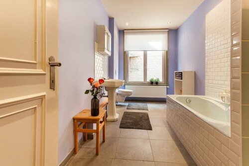Guesthouse Maison de la Rose, Забронировать Отель Отели Исторического центра с парковкой, Парковка