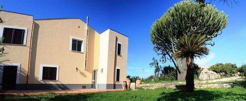 Bouganville B&B, Забронировать Отель «постель и завтрак» Чефалу Madonie Regional Natural Park