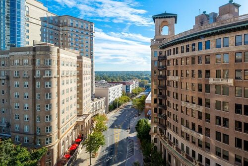Courtyard by Marriott Atlanta Midtown, Забронировать Отель Атланта Джорджия