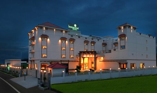 Lemon Tree Hotel Coimbatore, Забронировать Отель Отели Коимбатур с бассейном, Бассейн