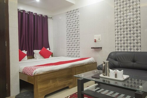 OYO 27907 Greater Kailash The Palace, Забронировать Отель Джалпайгури Западная Бенгалия