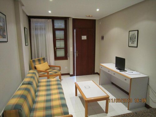 Apartamentos Elena, Забронировать Апартаменты/квартира Ларедо Cantabria Coast, рядом с Playa del Regatón