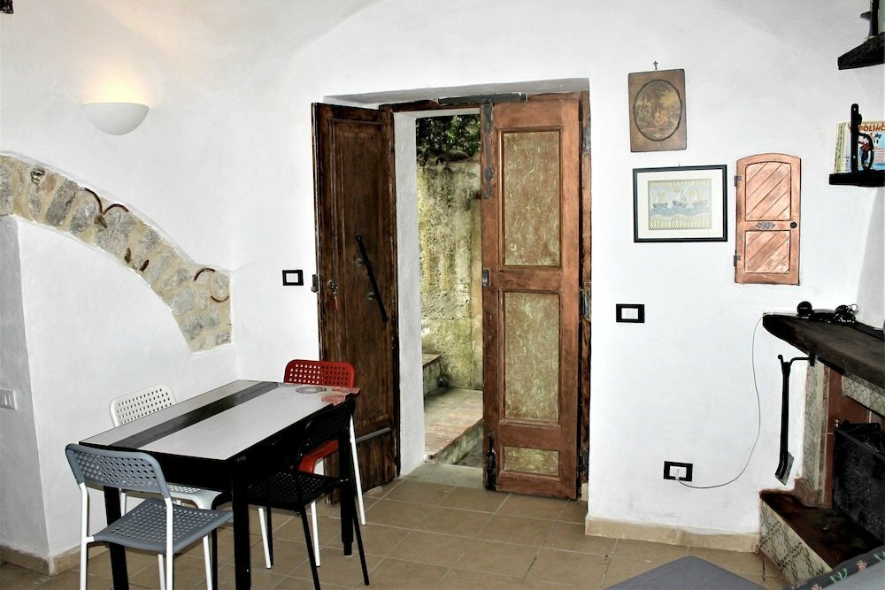 Apartment With one Bedroom in Itri, With Wonderful Mountain View and Furnished Terrace - Near the Beach