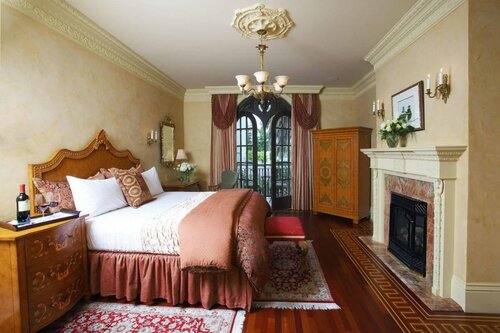 Ledson Hotel