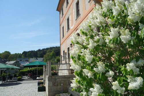 Ferienwohnung Schloss Schönberg, Book Lejlighed Hoteller i Sachsen med parkering, Parkering