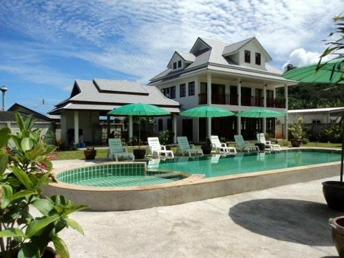 Villa Colina Khao Lak Rooms and Bungalows - Adults Only, Забронировать Вилла Отели Пхангнга с парковкой, Парковка