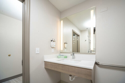 Holiday Inn Express and Suites Atlanta-Johns Creek, an IHG Hotel, Prenota Hotel Hotel a Georgia con parcheggio, Parcheggio