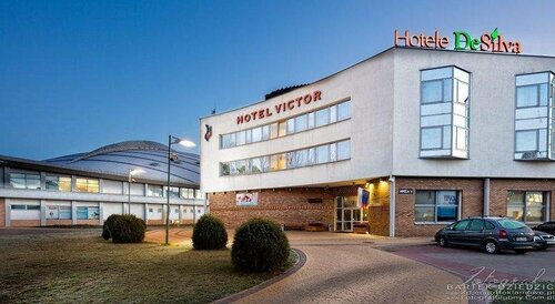 Hotel Victor Pruszków DeSilva, Забронировать Отель Отели Прушков с бассейном, Бассейн