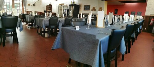 Hotel Restaurant La Vieille Ferme, Book Hotel Hoteller i Rhône-Alps med parkering, Parkering