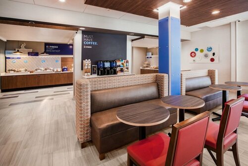 Holiday Inn Express & Suites - Fayetteville South by IHG, Забронировать Отель Фаеттевилле Северная Каролина